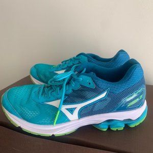 Mizuno Women's Wave Rider 21 Running Shoe Athletic